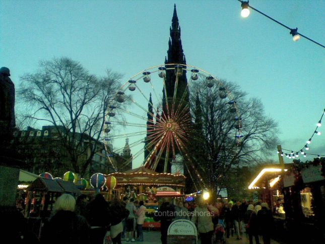 Scotland’s Winter Festivals: Light Night, Inauguração das Luzes de Natal em Edimburgo!