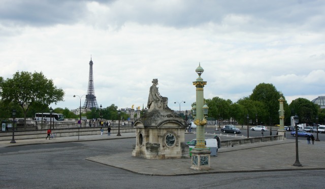 Paris: Uma caminhada desde a Place de la Concorde até o Arco do Triunfo (passando pela Champs Élysées e Ponte Alexandre III)